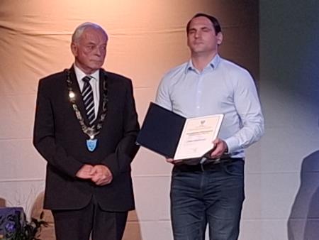 Posmrtno priznanje Nina Veselinović_prevzemnik Samo Štojs 